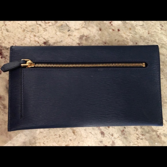 Prada leather (non-reptile) envelope clutch - Picture 4 of 5